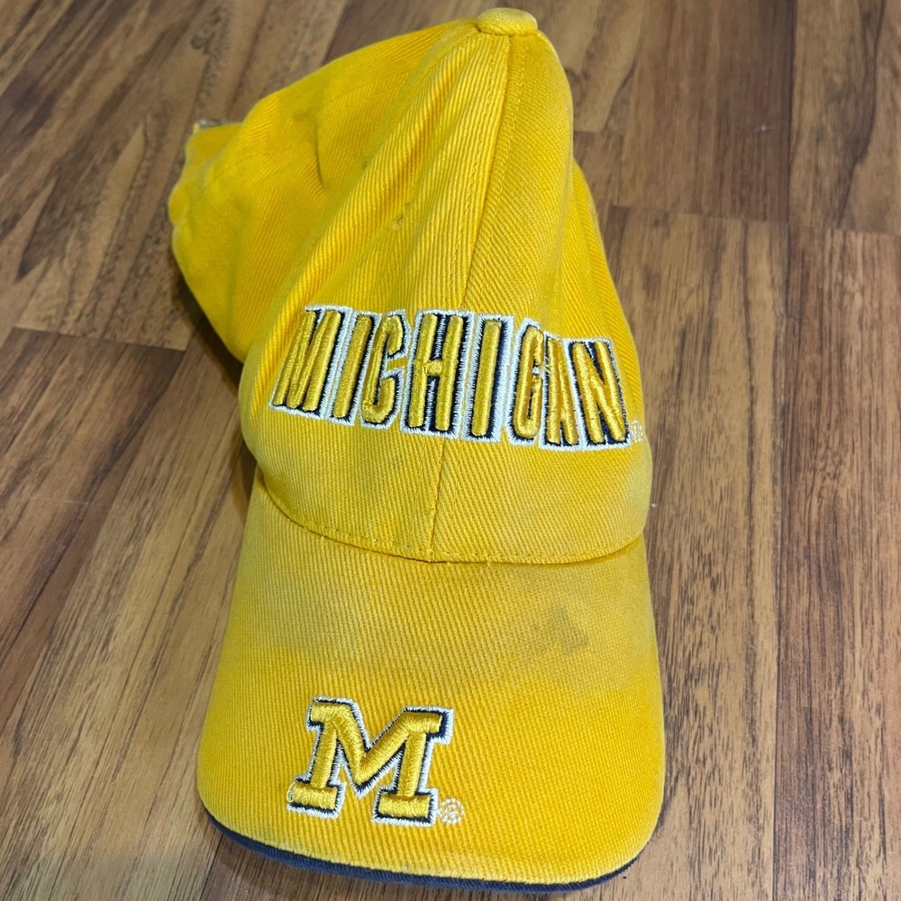 Michigan Wolverines Hat Team Spirit Mens OSFA Yellow Cotton Adjustable Cap M